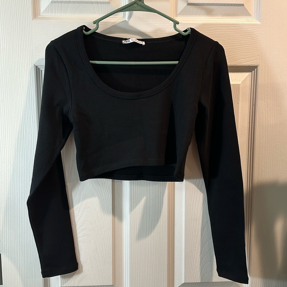 ZARA CLOPS TOP LONG SLEEVES SIZE L